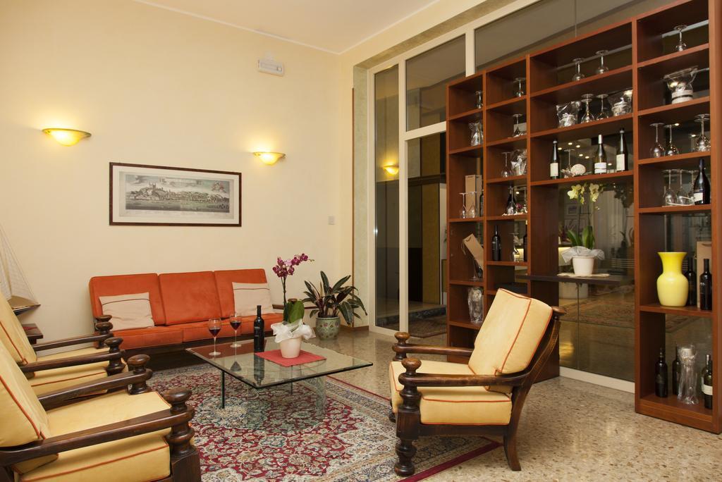 Hotel Janeiro Frontemare ลิโดดิเยโซโล ภายนอก รูปภาพ
