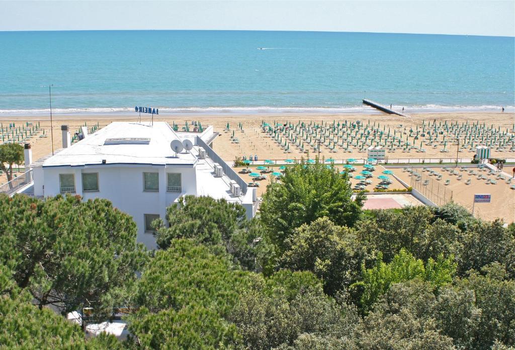 Hotel Janeiro Frontemare ลิโดดิเยโซโล ภายนอก รูปภาพ