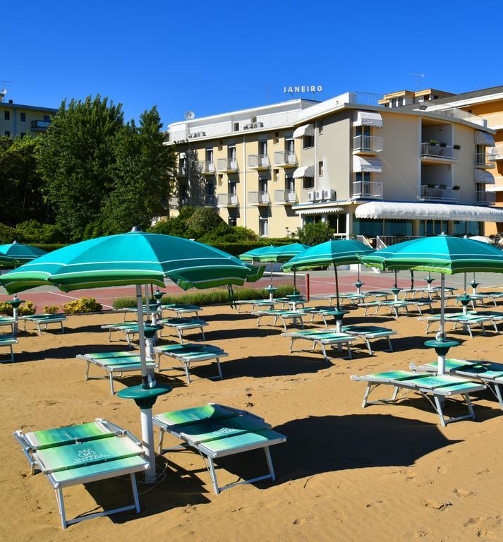 Hotel Janeiro Frontemare ลิโดดิเยโซโล ภายนอก รูปภาพ