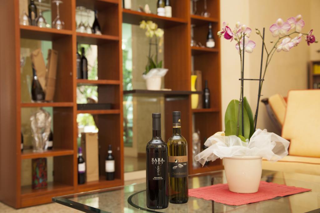 Hotel Janeiro Frontemare ลิโดดิเยโซโล ภายนอก รูปภาพ