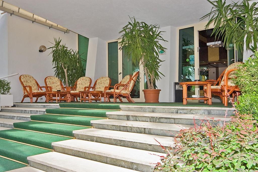 Hotel Janeiro Frontemare ลิโดดิเยโซโล ภายนอก รูปภาพ