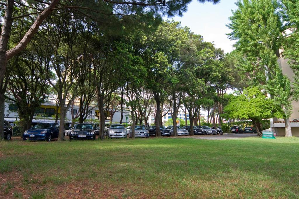 Hotel Janeiro Frontemare ลิโดดิเยโซโล ภายนอก รูปภาพ