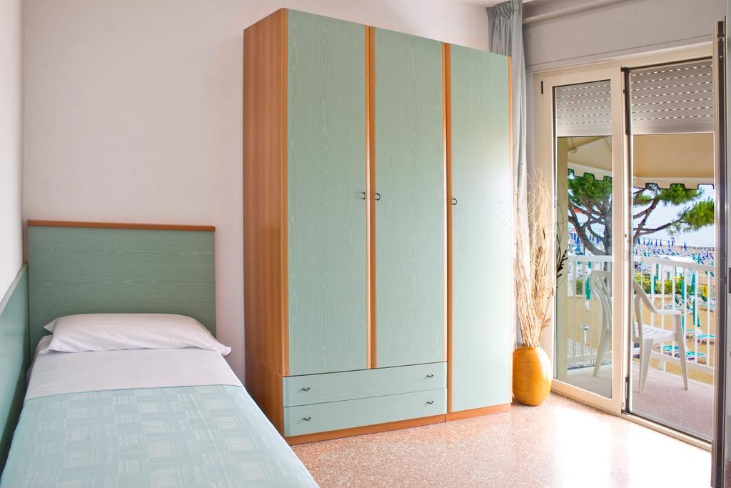 Hotel Janeiro Frontemare ลิโดดิเยโซโล ห้อง รูปภาพ